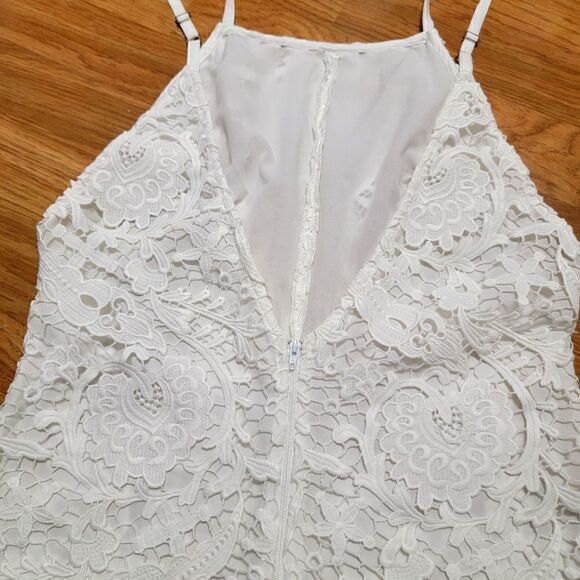 Stone Cold Fox Ryder White Lace Romper M/L - Picture 7 of 11